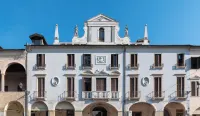 Hotel Casa Del Pellegrino Hotel di Padova City Center