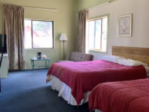 Stevenson’s Inn Hotels in Kings Beach