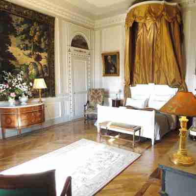 Château de Saint Trys Rooms