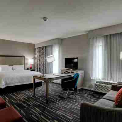 Hampton Inn & Suites Ardmore Rooms