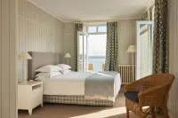 Le Grand Hotel des Bains & Spa - Bretagne Hotels in Locquirec