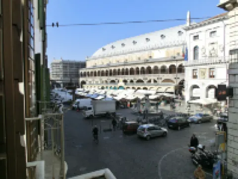 PadovaResidence Apartments - Vista Piazza Delle Erbe e Palazzo Della Ragione