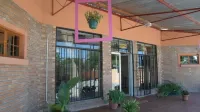 Kamore Guest Inn Hotels in Gumare