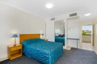 Madison Ocean Breeze Apartments Hotels in Belgian Gardens