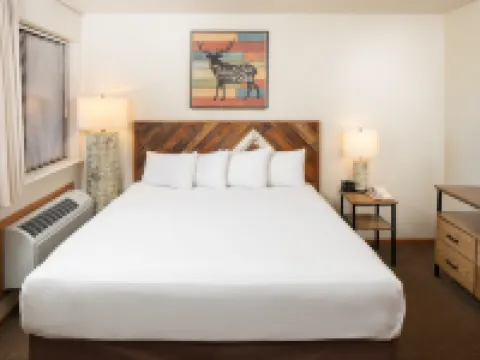 Timber Ridge Lodge and Waterpark Hotels in Lyons