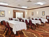 Holiday Inn Express Fort Campbell-Oak Grove Hotels in Oak Grove