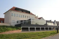 Höll am Main Hotels in Raunheim