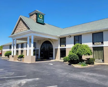 Quality Inn & Suites Hotels in Somerset
