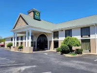 Quality Inn & Suites Hotels in Somerset