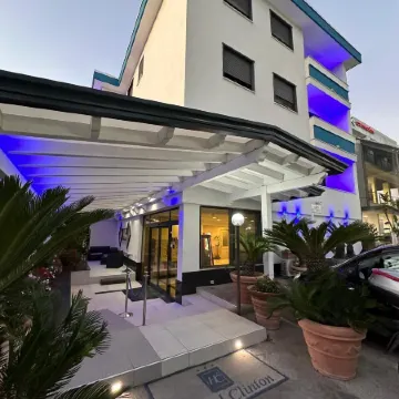 Hotel Clinton