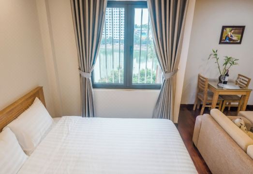 나인 하우징 아파트먼트 내부 거실 또는 주방