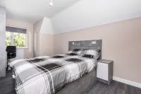 Magna House Hotels in Egham