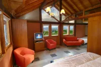 艾利斯小獵犬飯店 住宿飯店