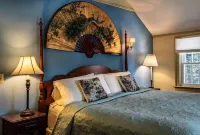 Centennial House Hotels in Northfield