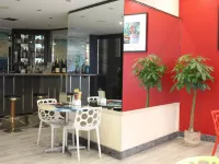 Hotel Club Отели рядом с достопримечательностью «Ворота Тичинезе»