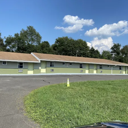 Red Carpet Inn & Suites Wrightstown