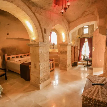 Abu Hayat Cave Suites