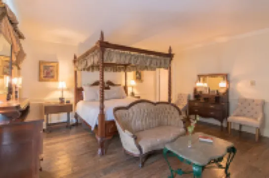 The Burn Bed and Breakfast Hotels in Natchez