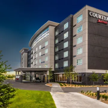 Courtyard Winnipeg Airport Hotels near Winnipeg James Armstrong Richardson International Airport