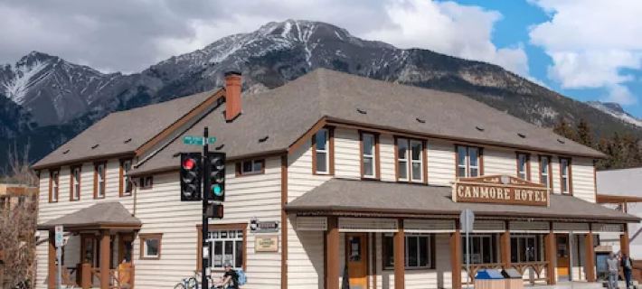 Party Hostel- Canmore Hotel Hostel Hotels in Canmore