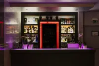 Cosmopolitan Hotel - bar