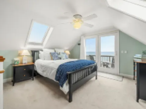 Oceanfront home on Private Beach! โรงแรมในSandwich