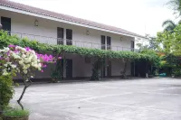 拉廊普洛尼海飯店 住宿飯店