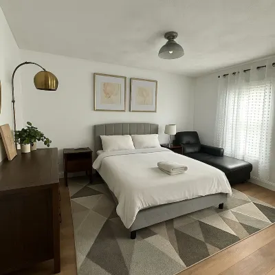 Cozy family Apt near casino, Boston City and airport with hassle free parking!