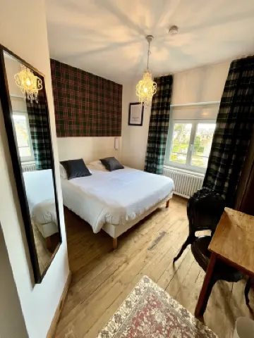 La Maison - Hôtel Restaurant & Bar à vins