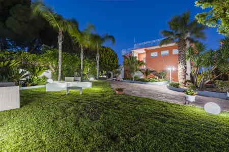 Small Luxury Apartments Pool and Sea View - Stella Del Mare