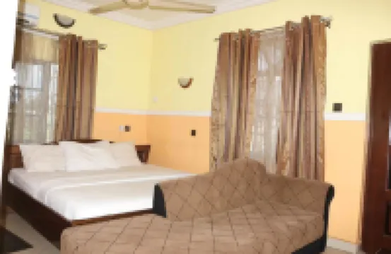 Lifeline Hotel فنادق في 