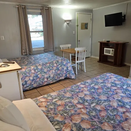 Captain's Cove Motel