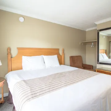 Okanagan Royal Park Inn by Elevate Rooms