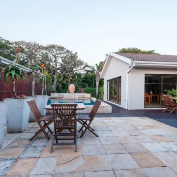 Africa Beach B&B Отели рядом с достопримечательностью «Форт Фредерик»