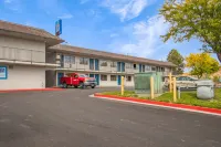 Motel 6 Elko, NV - Parkering