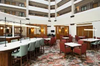 Embassy Suites by Hilton Charleston Airport Hotel & Convention Center - Breakfast