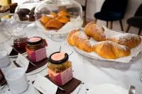 Unìco Boutique Hotel d'Arte - breakfast