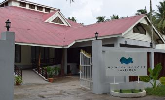 Bowfin Resort