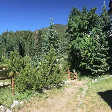 Monarch Mountain Lodge