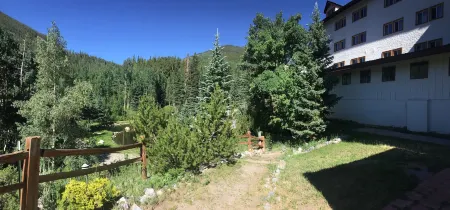 Monarch Mountain Lodge