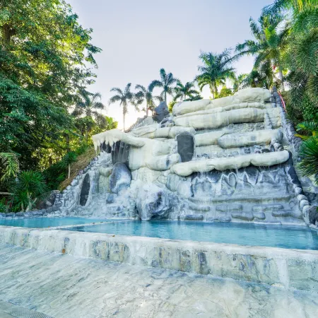 Sol Y Viento Mountain Hot Springs Resort