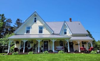 Clinton Pond Bed and Breakfast