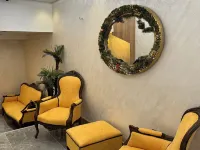 AYA LANGA HOTEL 예니카피 페리 주변 호텔