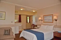 Isaiah Tubbs Resort & Conference Centre Hotels in Picton