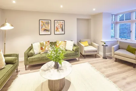 Host & Stay- Graham House