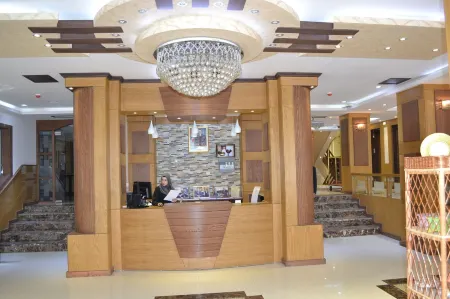 Assala Hotel Отели рядом с достопримечательностью «Sumas Mountain Inter-Regional Park»