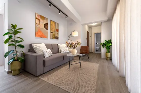 Phaedrus Living: Luxury Penthouse Potamianou Отели рядом с достопримечательностью «Монастырь Кесариани»