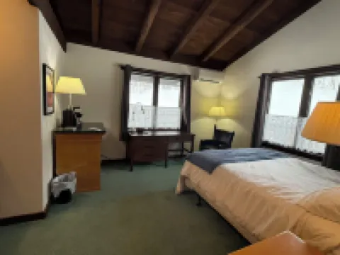 Davos Chalet Hotels in Iron County