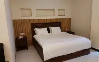 GRAND JATIROGO HOTEL Hotel dekat TOKO PP. MUS SARANG