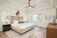 The Riesling Retreat by AvantStay Estate w Pool, HotTub, Putting Green & Pickle Ball Court
